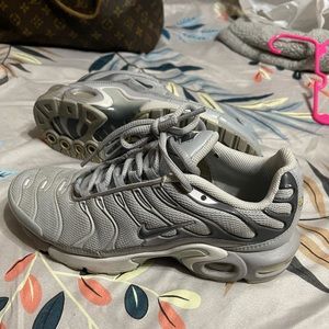 Grey tns for woman